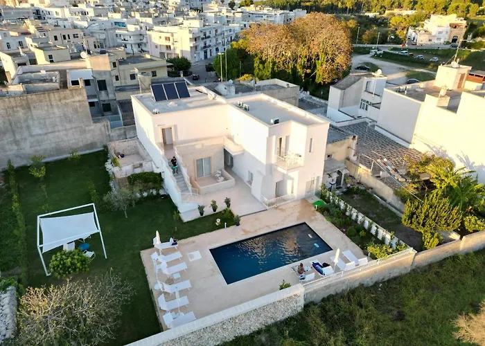 Oda ve Kahvaltı Bluotranto 4*
